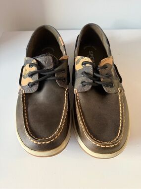 Sperry Men's Dark Brown Leather Boat Shoes with Camo Accents